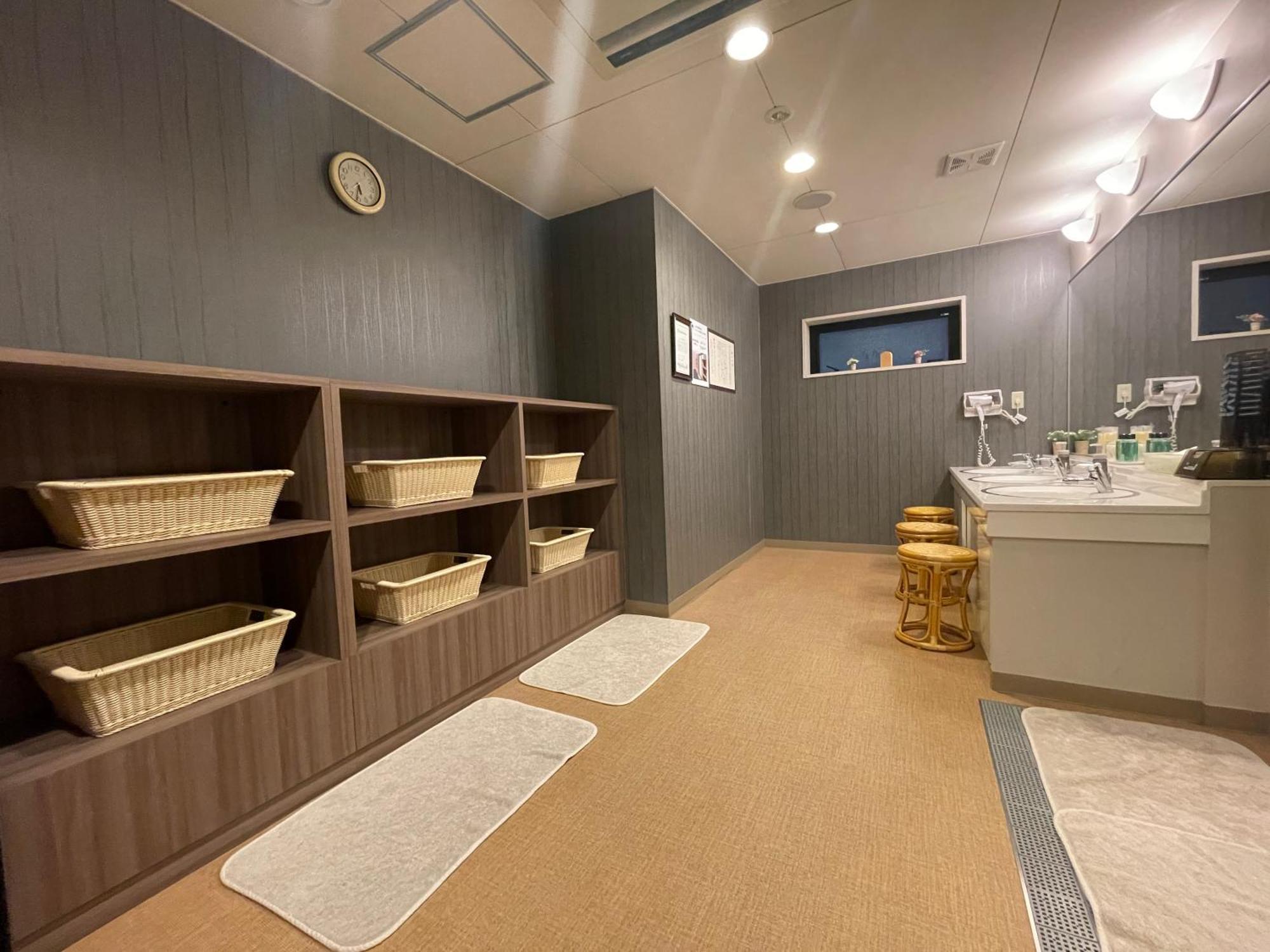 Hotel Route-Inn Niihama Экстерьер фото